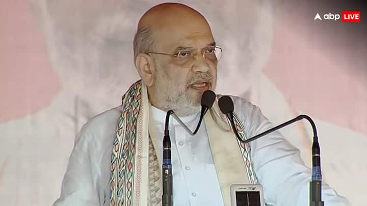 उन्होंने आरोप लगाया, ‘लालू शासन में हत्या, लूट, फिरौती और अपहरण जैसी घटनाएं आम बात थीं. उद्योग राज्य से चले गए और बिहार को पिछड़ा बना दिया गया.’ शाह ने दावा किया, ‘नीतीश बाबू के नेतृत्व में NDA ने बिहार को जंगलराज से मुक्त किया, वंशवाद को खत्म किया और सबसे बड़ी बात यह कि नक्सलवाद को भी खत्म करने का काम किया.’