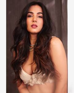 सौनल चौहान की 8 तस्वीरें: 38 की उम्र में भी बेहद फिट और हसीन दिखती हैं ‘जन्नत’ गर्ल