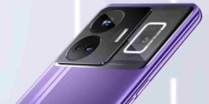 Realme GT 5 इस समय दुनिया के सबसे तेज चार्जिंग स्मार्टफोन में शामिल है. इसमें 4600mAh की बैटरी दी गई है जो 240W फास्ट चार्जिंग को सपोर्ट करती है जिससे फोन 10 मिनट से भी कम समय में पूरी तरह चार्ज हो जाता है. यह फोन Snapdragon 8 Gen 2 प्रोसेसर, 6.74 इंच 144Hz AMOLED डिस्प्ले और 50MP ट्रिपल कैमरा सेटअप के साथ आता है. इसके 24GB रैम और 1TB स्टोरेज वाले वेरिएंट में शानदार परफॉर्मेंस मिलती है.