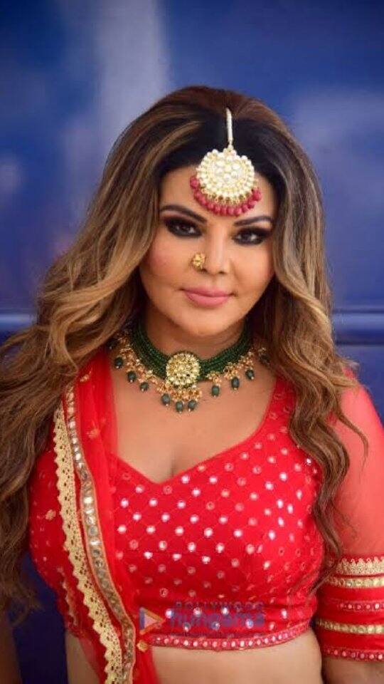 हिंदी रश के पॉडकास्ट में राखी ने बात करते हुए कहा कि वो चाहती है कि उन्हें ज्यादा लोग देखें.