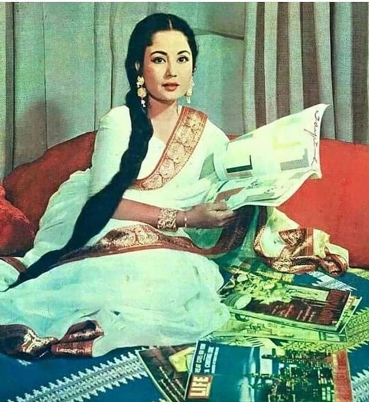मीना कुमारी ने 1950 और 60 के दशक में कई हिट फिल्मों में काम किया. उनकी सबसे मशहूर फिल्मों में  बैजू बावरा, परिणीता, आजाद, साहिब बीबी और गुलाम,काजल और उनकी अंतिम फिल्म