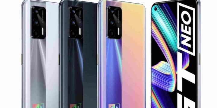 Realme GT Neo 5 भी 240W चार्जिंग सपोर्ट करता है और 10 मिनट से कम समय में 100% चार्ज हो जाता है. इसमें Snapdragon 8+ Gen 1 चिपसेट और 4600mAh बैटरी है. फोन में 6.74-इंच 144Hz डिस्प्ले, 50MP ट्रिपल रियर कैमरा और 16MP फ्रंट कैमरा दिया गया है.
