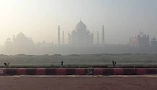 UP Weather: यूपी में बदलने वाला है मौसम, सुबह-शाम छाया कोहरा, इस दिन से बारिश के साथ बढ़ेगी सर्दी