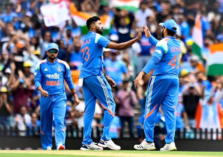 रोहित शर्मा ने विराट कोहली के साथ 168 रन की मैच विजयी साझेदारी की, जो 81 गेंदों पर 74 रन बनाकर नाबाद रहे।