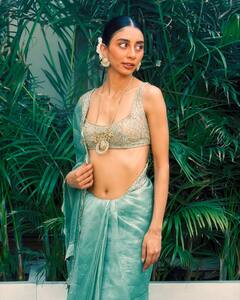 अचानक चूम लिया फिर शर्ट के अंदर हाथ डाला'..19 साल की इस हसीना संग चलती गाड़ी में हुई गंदी हरकत