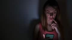 Stalking Ex Online: প্রাক্তনের প্রোফাইলে উঁকি দেন প্রায়শই? এতে ক্ষতি কিন্তু আপনারই