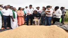 ஈரப்பதத்தை உயர்த்தி நெல்லை கொள்முதல் செய்யுங்கள்... மத்திய குழுவினரிடம் விவசாயிகள் வலியுறுத்தல்