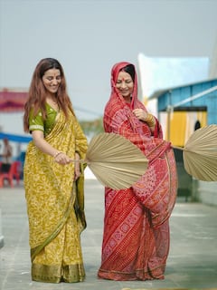 अक्षरा सिंह ने नहाय खाय के साथ की छठ पूजा की शुरुआत, हरे रंग की साड़ी में दिखा नो मेकअप लुक