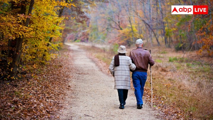 ईमानदारी किसी भी रिश्ते की नींव होती है. ऐसे में मैच्योरिटी इस बात में दिखाई देती है कि आप अपने पार्टनर के साथ कितने ईमानदार है और उसपर कितना भरोसा करते है.