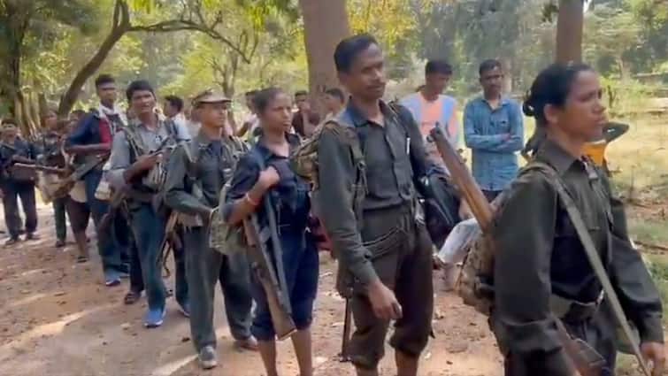 Chhattisgarh: 21 Maoists, Including 13 Women, Surrender With Weapons In Kanker Amid Anti-Naxal Operations Chhattisgarh: 21 Maoists, Including 13 Women, Surrender With Weapons In Kanker Amid Anti-Naxal Operations