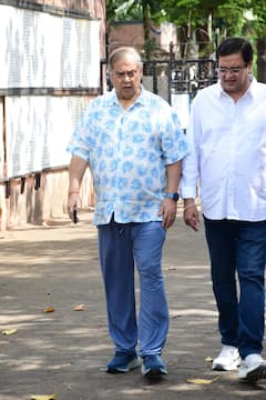 पंचतत्व में विलीन हुए एक्टर सतीश शाह, रुपाली गांगुली से पंकज कपूर, दिलीप जोशी तक पहुंचे ये स्टार्स