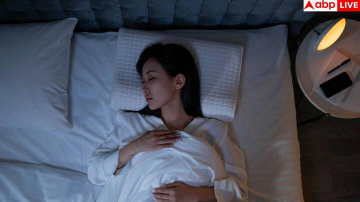 अगर नाइटमेयर्स के साथ नींद में चिल्लाना, हाथ-पांव मारना या सांस रुकना जैसी समस्या दिखे तो ये किसी दूसरी स्लीप डिसऑर्डर का संकेत हो सकता है, जिसका इलाज जरूरी है.