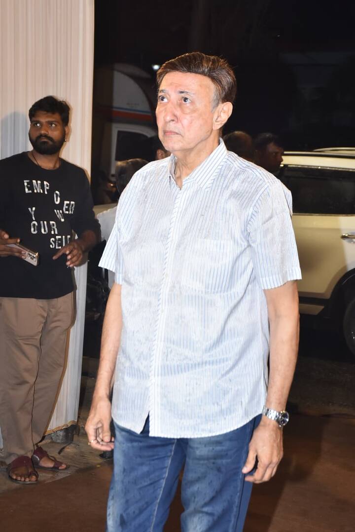 Actor Anang Desai also attended the funeral of his friend Satish Shah. Now he also reached the prayer meet.