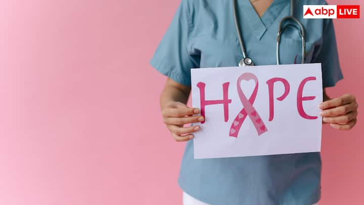 दरअसल, भारत में महिलाओं में ब्रेस्ट कैंसर का पैटर्न वेस्ट के देशों से काफी अलग है. यहां कम उम्र से ही ये बीमारी शुरू हो जाती है और महिलाओं में ब्रेस्ट टिश्यू ज्यादा डेंस होते हैं. साथ ही, यहां इसके ट्रीटमेंट और डिटेक्शन की सुविधाएं काफी कम हैं. भारत में ये परेशानी 45 की उम्र से ही शुरू हो जाती है जबकि वेस्ट में ये 55 से शुरू होती है.