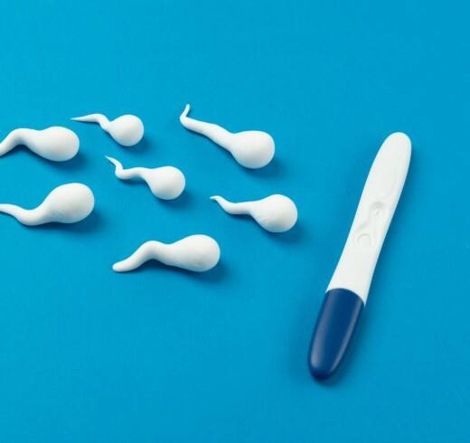 ਪੋਟਾਸ਼ੀਅਮ, ਆਇਰਨ ਅਤੇ ਵਿਟਾਮਿਨ B6 ਨਾਲ ਭਰਪੂਰ ਕੇਲਾ ਸਪਰਮ ਗਿਣਤੀ ਵਧਾਉਂਦਾ ਹੈ ਅਤੇ ਉਸ ਦੀ ਗੁਣਵੱਤਾ ਨੂੰ ਬਿਹਤਰ ਕਰਦਾ ਹੈ। ਕੇਲਾ ਅਜਿਹਾ ਫਰੂਟ ਹੈ ਜੋ ਕਿ ਸਸਤਾ ਹੋਣ ਦੇ ਨਾਲ ਬਹੁਤ ਹੀ ਆਸਾਨੀ ਨਾਲ ਮਿਲ ਜਾਂਦਾ ਹੈ, ਇਸ ਨੂੰ ਬਹੁਤ ਹੀ ਆਰਾਮ ਦੇ ਨਾਲ ਖਾਇਆ ਜਾ ਸਕਦਾ ਹੈ।