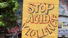 DU छात्रा पर एसिड अटैक से स्टूडेंट्स में रोष, NSUI और SFI का प्रदर्शन, ABVP ने पुलिस से की यह मांग