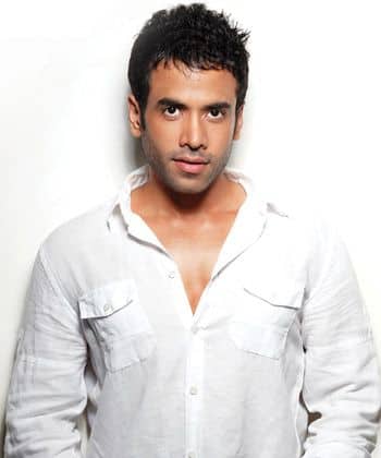 तुषार कपूर भी बॉलीवुड के जानें-माने एक्टर्स में से एक हैं. जितेंद्र के बेटे होने के बावजूद भी एक्टर को वैसा स्टारडम नहीं मिला जैसा उनके पिता का है. लेकिन अभिनेता ने जितनी भी फिल्मों में काम किया, अपने हर किरदार से उन्होंने दर्शकों के दिल में अपनी छाप छोड़ दी.