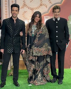 भाई ज्यादा अमीर या बहन? एकता कपूर और तुषार कपूर में किसके पास कितना पैसा, जानें