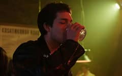 ਸ਼ਰਾਬ ਵਿੱਚ ਅਜਿਹਾ ਕੀ ਹੈ ਜੋ ਇੱਕ ਡਰਪੋਕ ਆਦਮੀ ਵੀ ਪੀਣ ਤੋਂ ਬਾਅਦ ਬਣ ਜਾਂਦਾ ਦਲੇਰ ?