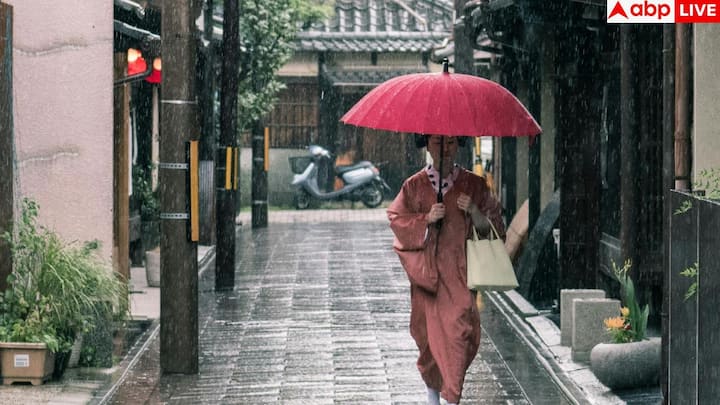 खाने का टाइम और नींद भी फर्क पैदा करते हैं. जापान में लोग रात का खाना जल्दी और हल्का खाते हैं, जिससे नींद अच्छी आती है और मेटाबॉलिज्म दुरुस्त रहता है. भारत में ज्यादातर परिवार देर से और भारी खाना खाते हैं, जिससे पाचन गड़बड़ होता है और नींद भी प्रभावित होती है.