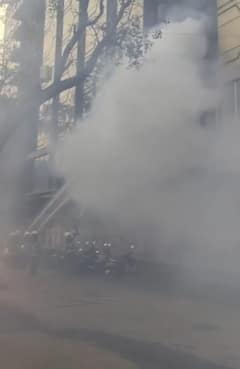 मुंबईतील घाटकोपर रेल्वे स्टेशनजवळील इमारतीला आग; धुराच्या लोटातून 200 जणांची सुटका