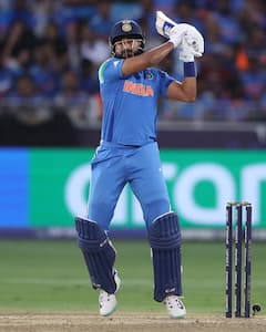 Shreyas Iyer Injury : शेवटच्या ऑस्ट्रेलिया सामन्यात उपकर्णधार श्रेयस अय्यर झाला जखमी अजूनही उपचार सुरूच!