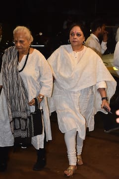 सतीश शाह की प्रेयर मीट में बेबस दिखीं पत्नी मधु, रुपाली गांगुली से लेकर शत्रुघ्न सिन्हा तक, दुख बांटने पहुंचे ये सितारे