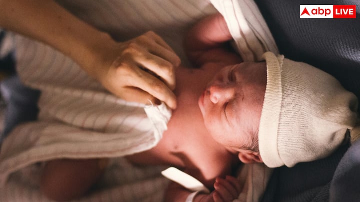 ऐसे में बच्चे को किसी तरह की हार्ट प्रॉब्लम, इंफेक्शंस, मेटाबॉलिक या एंडोक्राइन डिसऑर्डर होने का काफी ज्यादा खतरा होता है.