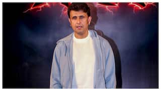 Sonu Nigam Pauses Srinagar Concert For Azaan Amid Boycott Buzz Over Old Tweets. Watch