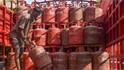 LPG Cylinder Insurance: ఎల్పీజీ గ్యాస్ కనెక్షన్‌తో ఇన్సూరెన్స్ కవర్ ఎంత లభిస్తుంది, ఈ విషయాలు మీకు తెలుసా!