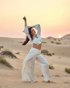 अबू धाबी के रेगिस्तान में रेत पर लेटकर नताशा स्टेंकोविक ने दिए कातिलाना पोज, तस्वीरें देख फैंस ने कहा 'दिवा'