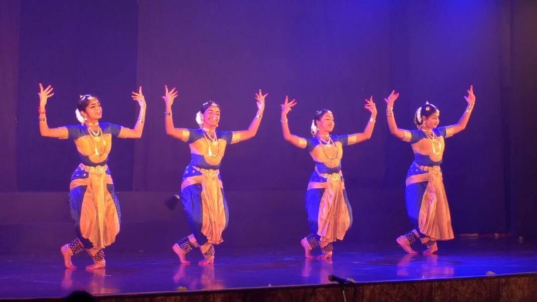 இலக்கியங்களின் நெகிழ்ச்சிக் கதைகள்; 9 வித பக்தியை உணர்த்திய ‘சிவ நவ பக்தி‘ நாட்டிய நாடகம் Shiva Nava Bhakthi Dance Drama which was held at Chennai Attracted Viewers இலக்கியங்களின் நெகிழ்ச்சிக் கதைகள்; 9 வித பக்தியை உணர்த்திய ‘சிவ நவ பக்தி‘ நாட்டிய நாடகம்