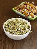 Benefits of Sprouts : मोड आलेल्या मुगाचे 'हे' आहेत आरोग्यदायी फायदे, जाणून घ्या
