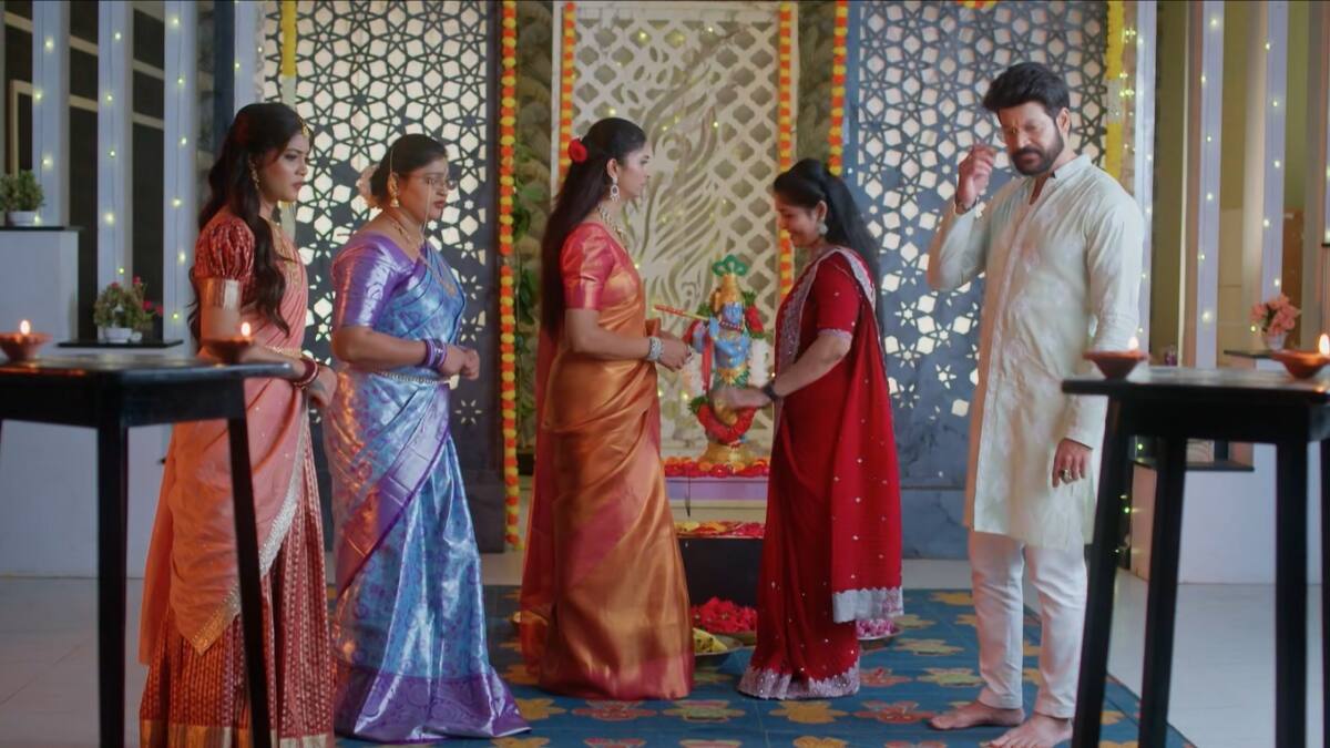 Chinni Serial Today October 28th: చిన్ని సీరియల్: మ్యాడీ కోసం నాగవల్లి కన్నీళ్లు.. దీపావళికి అసలు ట్విస్ట్ ఇదే!