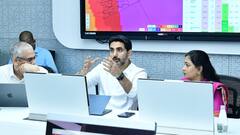 మొంథా తుపాను బీభత్సం.. కాకినాడ పోర్టుకు 7వ ప్రమాద హెచ్చరిక, విశాఖలో విరిగిపడిన కొండ చరియలు