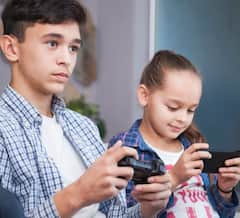 ਬੱਚਿਆਂ ਦੀਆਂ ਅੱਖਾਂ ਰੱਖੋ ਤੰਦਰੁਸਤ! ਮੋਬਾਇਲ ਤੇ ਗਲਤ ਖੁਰਾਕ ਨਾਲ ਕਮਜ਼ੋਰ ਹੋ ਰਹੀ ਨਜ਼ਰ, ਇਹ ਵਾਲੇ ਭੋਜਨ ਨਾਲ ਅੱਖਾਂ ਨੂੰ ਬਣਾਓ ਤੰਦਰੁਸਤ