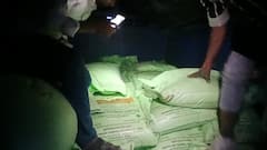 फिरोजाबाद में किसानों ने पकड़ी नकली खाद, मैक्स गाड़ी से 55 बोरी बरामद, एक आरोपी गिरफ्तार