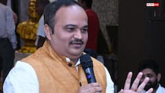 'फर्जी वोटर लिस्ट नहीं रुकी तो चुनाव नहीं होने देंगे', वोट चोरी का दावा करते हुए उद्धव गुट ने दी चेतावनी