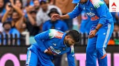 মাঠ থেকে ফিরে ড্রেসিংরুমেও অজ্ঞান হয়ে পড়েন শ্রেয়স, ছেলের পাশে থাকতে সিডনি যাচ্ছে পরিবার