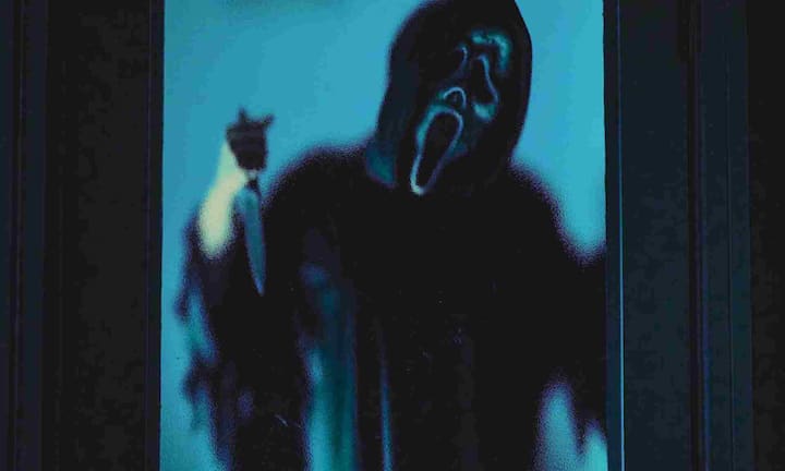 वहीं  साइकोलॉजी की एक स्टडी में हॉरर फैंस को तीन भागों में बांटा गया है, जिनमें Adrenaline Junkies जो डर कक थ्रिल और एंट्रेंस के लिए फिल्में देखते हैं. दूसरे White Knucklers जो डर को जीतने का एहसास पाना चाहते हैं और तीसरे Dark Copers जो असल जिंदगी की टेंशन कम करने के लिए डर को अपनाते हैं.