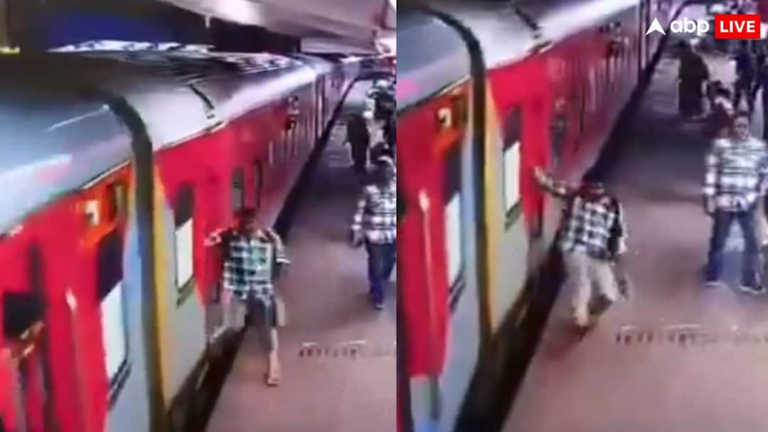 चलती ट्रेन से यात्री ने लगा दी छलांग, फिसल गया पैर.... हैदराबाद में हैरान कर देने वाली घटना Telangana kancheguda railway station train passenger accident fall on tracks ann चलती ट्रेन से यात्री ने लगा दी छलांग, फिसल गया पैर.... हैदराबाद में हैरान कर देने वाली घटना