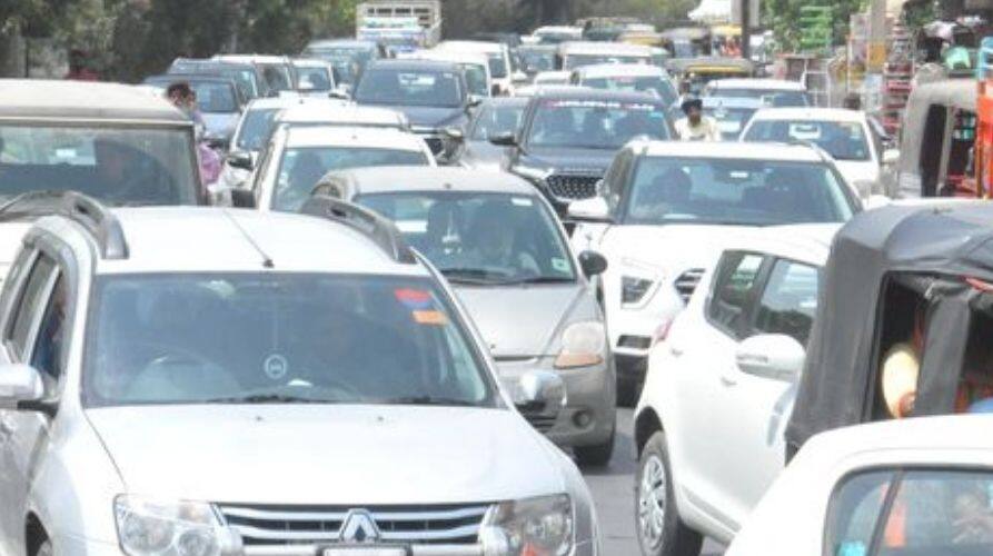 Punjab motorists should pay attention, traffic jam due to protest at this Jalandhar chowk; vehicles are stopped from passing details inside Punjab News: ਪੰਜਾਬ ਦੇ ਵਾਹਨ ਚਾਲਕ ਦੇਣ ਧਿਆਨ, ਜਲੰਧਰ ਦੇ ਇਸ ਚੌਕ 'ਚ ਵਿਰੋਧ ਪ੍ਰਦਰਸ਼ਨ ਦੇ ਚਲਦਿਆਂ ਟ੍ਰੈਫਿਕ ਜਾਮ; ਵਾਹਨਾਂ ਦੇ ਲੰਘਣ ਤੇ ਰੋਕ...