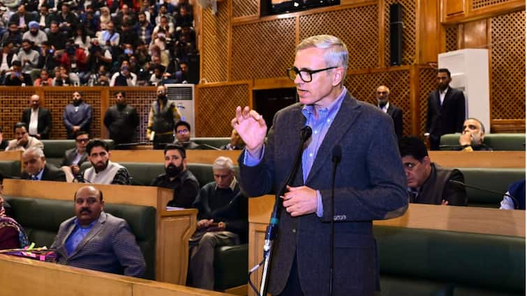 J-K Assembly Witnesses Uproar After Speaker Adjourns Demand For Discussion On Floods J-K Assembly Witnesses Uproar After Speaker Adjourns Demand For Discussion On Floods