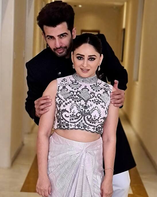 जय भानुशाली और माही ने काफी वक्त तक एक-दूसरे को डेट किया. डेटिंग के दौरान इनका इश्क काफी गहरा होता गया और दोनों ने जिंदगीभर साथ रहने का फैसला लिया.