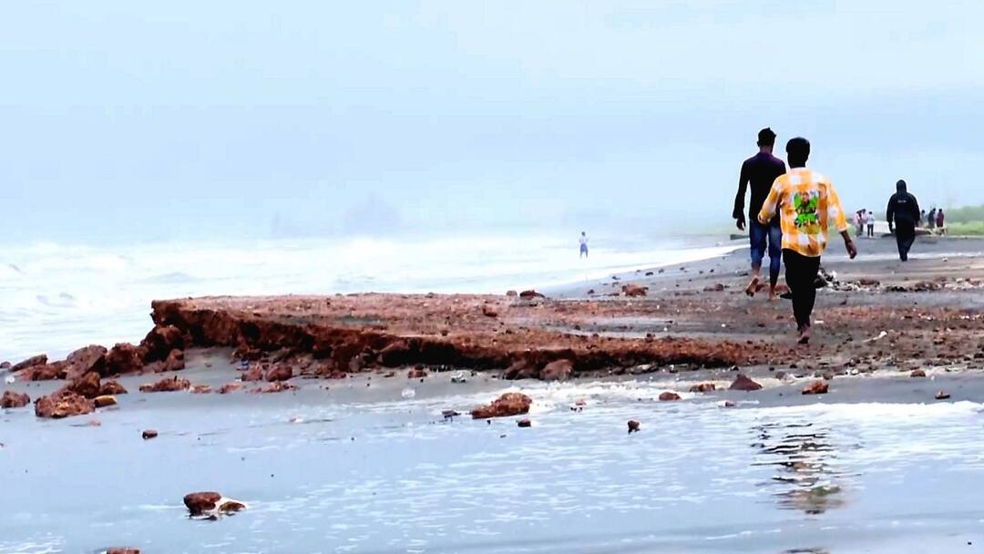 Cyclone Montha News Odisha Urges Visitors To Defer Coastal Visits Andhra Pradesh Bay Of Bengal Cyclone Montha Intensifies Over Bay Of Bengal; Odisha Urges Visitors To Defer Coastal Visits
