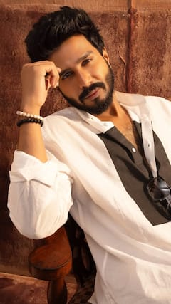 ఈ తమిళ్ హీరో ఆంధ్ర అల్లుడు... ఆయన వైఫ్ పాపులర్ సెలబ్రిటీ... ఎవరో గుర్తు పట్టారా?