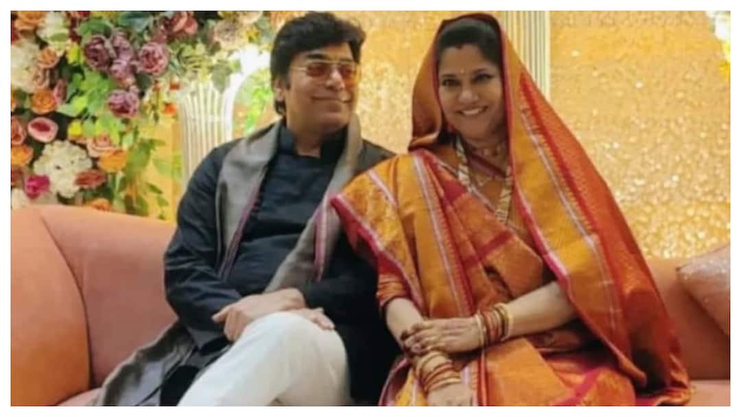 Renuka Shahane Once Opened Up About Husband Ashutosh Rana’s ‘Aggressive’ Side Renuka Shahane Once Oopened Up About Husband Ashutosh Rana’s ‘Aggressive’ Side Renuka Shahane Once Opened Up About Husband Ashutosh Rana’s ‘Aggressive’ Side