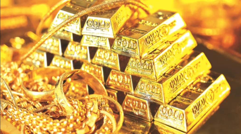 EXPLAINED: 9 दिन में सोना ₹11,541 और चांदी ₹27,334 सस्ती हुई, क्या अब खरीदने का सही समय, आगे कितना सस्ता होगा?