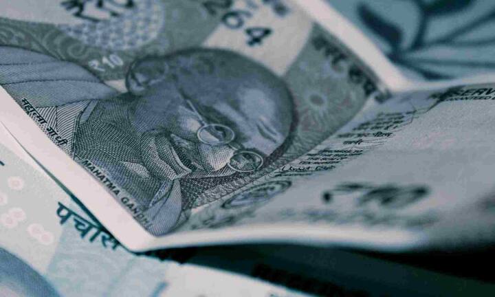 కార్మిక సంఘం చాలా కాలంగా వేతన పరిమితిని పెంచాలని డిమాండ్ చేస్తోంది. నేడు మహానగరాల్లో పని లేదా మధ్యస్థ నైపుణ్యం కలిగిన ఉద్యోగుల జీతం 15,000 కంటే ఎక్కువ అని వారు అంటున్నారు. అటువంటి పరిస్థితిలో వారు EPFO పరిధిలోకి రారు. అయితే కొత్త పరిమితిని అమలు చేయడంతో ఈ సమస్య పరిష్కారమవుతుంది.