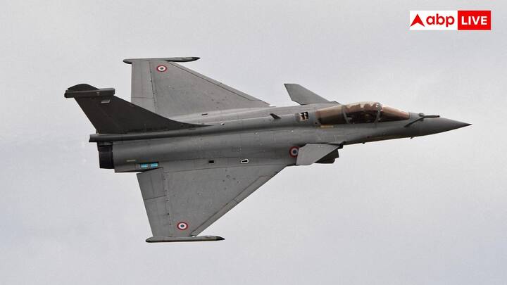 स्टॉल की स्थिति में यह छोटे पंख मुख्य पंखों से पहले लिफ्ट खोने के लिए डिजाइन किए गए हैं. यह छोटे पंख इस बात को सुनिश्चित करते हैं कि विमान नीचे की तरफ झुक कर सुचारू वायु प्रवाह को प्राप्त कर ले, ताकि पायलट संतुलन खोए बिना नियंत्रण संभाल ले.